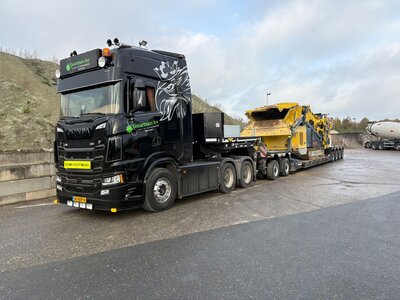 Tekno Tekno Scania NGS Highline 6x4 with 2 bed 4 Broshuis lowloader GEURTSEN