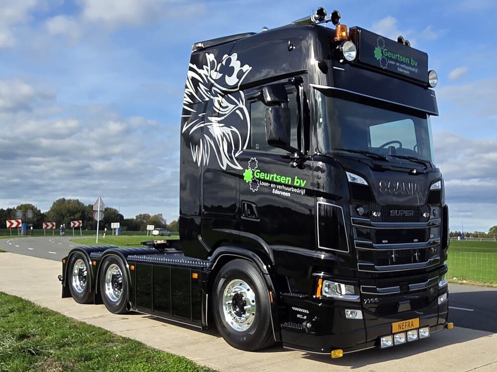 Tekno Tekno Scania NGS Highline 6x4 met 2 bed 4 Broshuis dieplader GEURTSEN