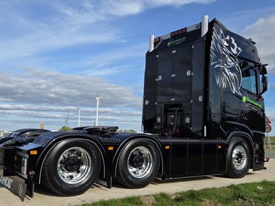 Tekno Tekno Scania NGS Highline 6x4 met 2 bed 4 Broshuis dieplader GEURTSEN