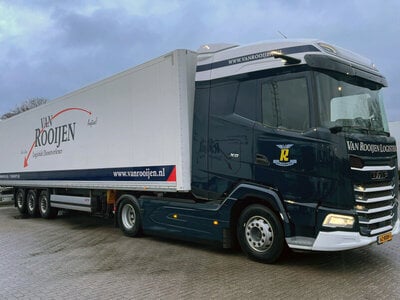 WSI WSI DAF XG 4x2 with 3-axle box trailer VAN ROOIJEN LOGISTIEK B.V.