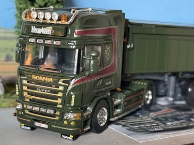 WSI WSI Scania R Topline 4x2 + 3-axle sand tipper trailer MEEUWISSEN
