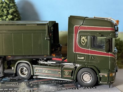 WSI WSI Scania R Topline 4x2 + 3-axle sand tipper trailer MEEUWISSEN