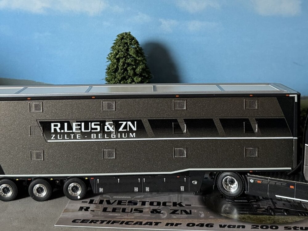 WSI WSI Scania S Highline 4x2 with 3-axle livestock trailer KENNETH LEUS
