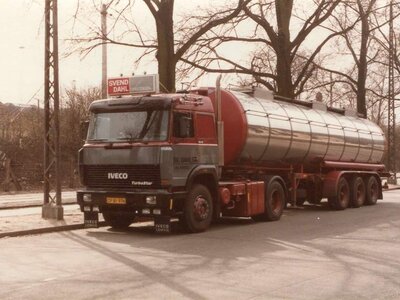Tekno Tekno Iveco Turbostar met 3-assige tankoplegger SVEND DAHL