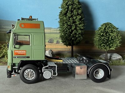 WSI WSI Volvo F12 Globetrotter 4x2 OEGEMA