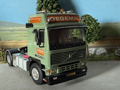 WSI WSI Volvo F12 Globetrotter 4x2 OEGEMA