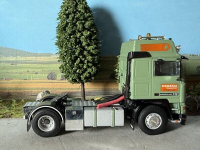 WSI WSI Volvo F12 Globetrotter 4x2 OEGEMA
