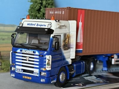 WSI WSI Scania 143H streamline met 3-as flexcontainer oplegger + 40ft. container WILBERT KUIPERS