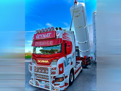WSI WSI Scania R Highline 4x2 met 3-assige tipper bulk trailer VEYNAT