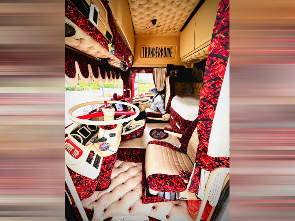 WSI WSI Scania R Highline 4x2 with 3-axle tipper bulk trailer VEYNAT