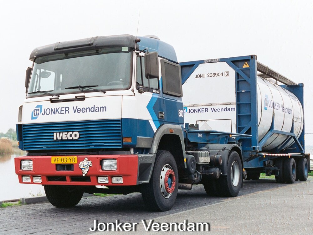 Tekno Tekno Iveco Turbostar 4x2 with 3-axle Silo trailer JONKER VEENDAM