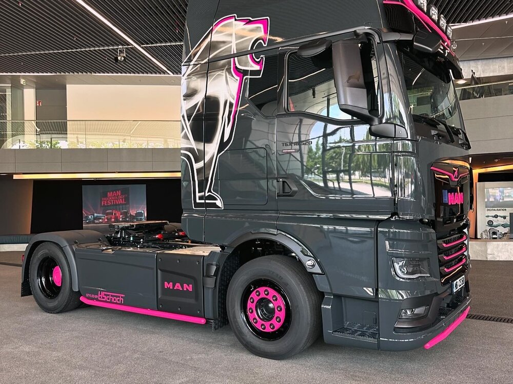 Tekno Tekno MAN TGX GX met 3-assige schuifzeilen oplegger CHRISTINA SCHEIB