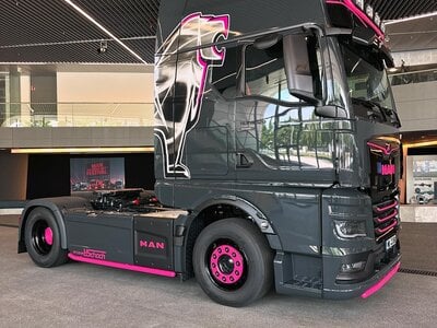 Tekno Tekno MAN TGX GX met 3-assige schuifzeilen oplegger CHRISTINA SCHEIB