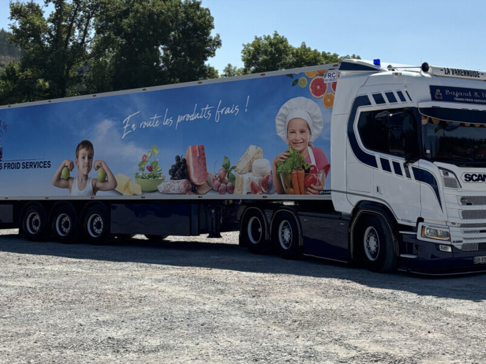 WSI WSI Scania R Highline 6x2 with 3-axle reefer trailer TRANSPORTS BAJARD ET FILS