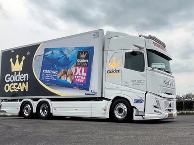 WSI WSI Volvo FH Aero Globetrotter 6x2 motor koel wagen ADRI & ZOON