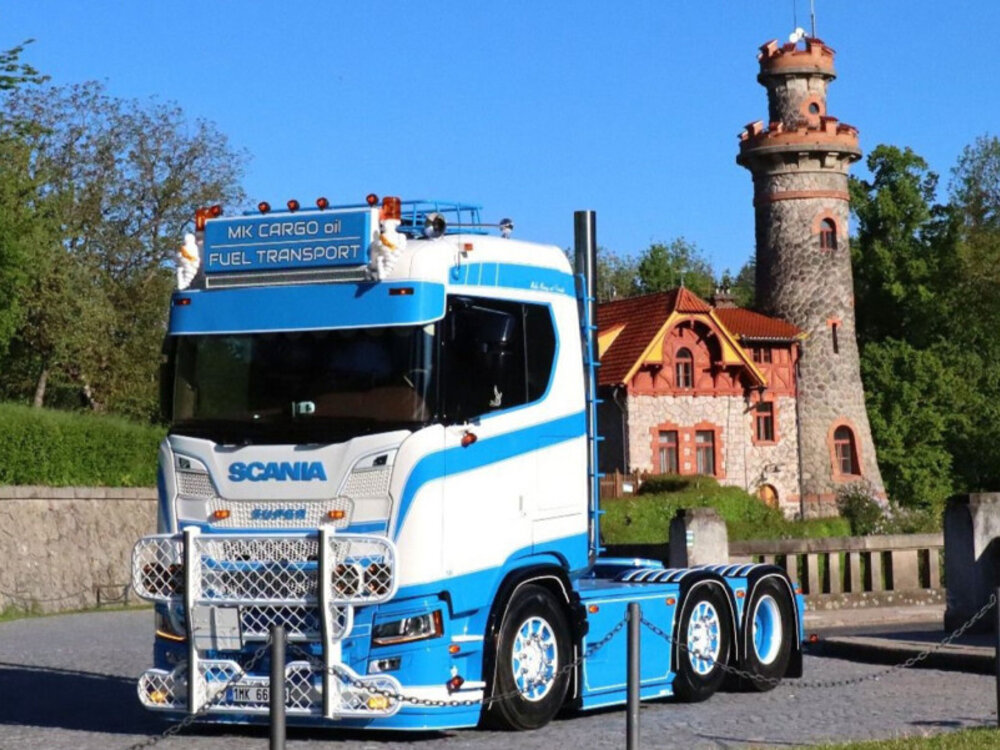 WSI WSI Scania S Normal 6x2 twin steer MK CARGO OIL