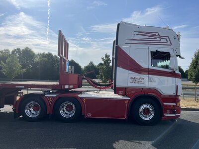 Tekno Tekno Scana R-serie Topline 6x2 sleepas truck SCHEUFLER