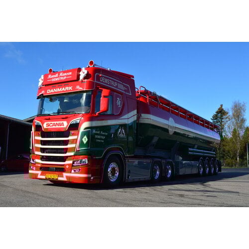 Tekno Tekno Scania Next Gen S-serie with 4-axle silo trailer HENRIK HANSEN
