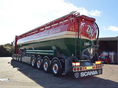Tekno Tekno Scania Next Gen S-serie with 4-axle silo trailer HENRIK HANSEN