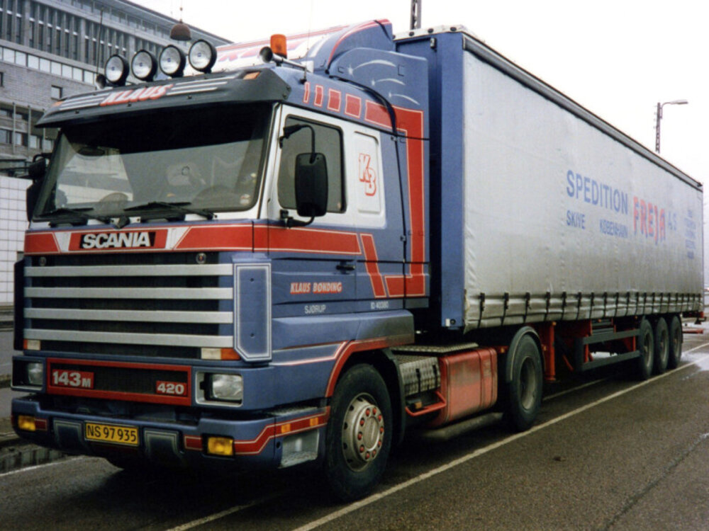 WSI WSI Scania 143M Streamline met 3-as schuifzeilen oplegger KLAUS BONDING