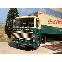 Tekno Scania 110 met 2-assige widespread koeloplegger BOOY TWELLO