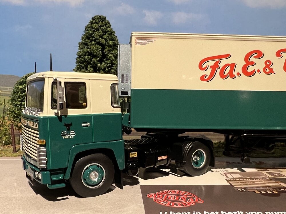 Tekno Tekno Scania 110 with 2-axle widespread reefertrailer BOOY TWELLO