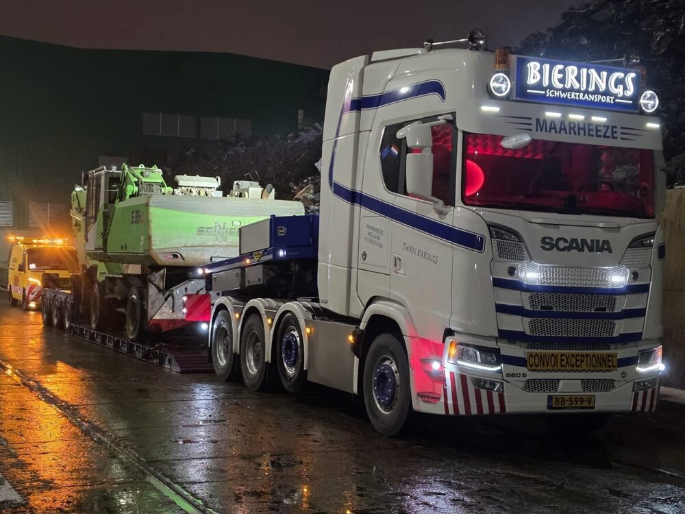 Tekno Tekno Scania NGS Highline 8x4 met 3-as Broshuis dieplader TWAN BIERINGS