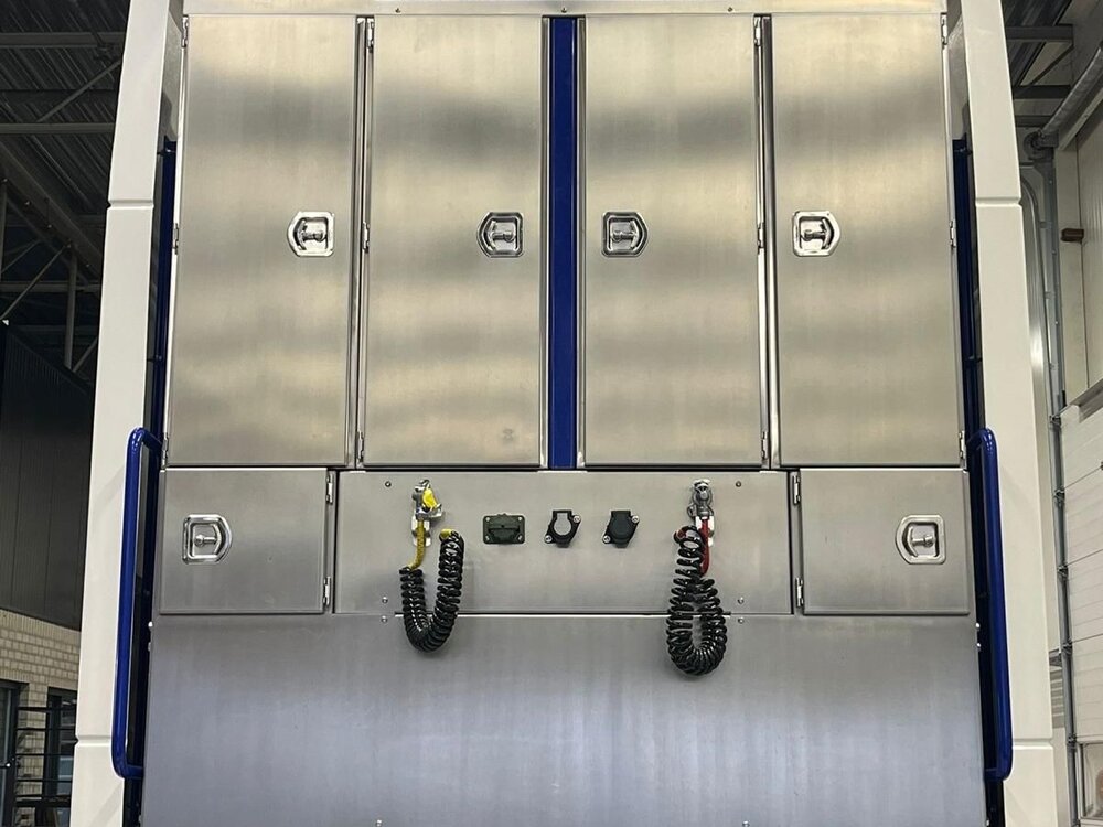 Tekno Tekno Scania NGS Highline 8x4 met 3-as Broshuis dieplader TWAN BIERINGS