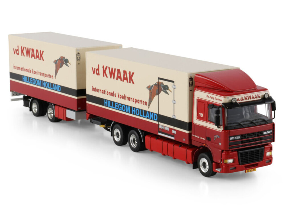 WSI WSI DAF 95XF space cab 6x2 motor koelwagen met 2-assige koeloplegger VAN DER KWAAK