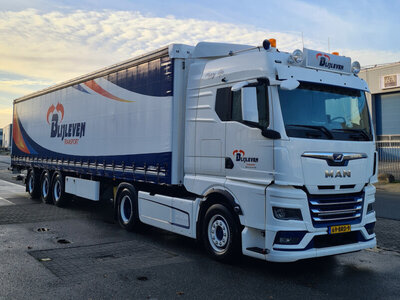 WSI WSI MAN TGX GM 4x2 met 3-assige tridec schuifzeilen oplegger BLIJLEVEN TRANSPORT