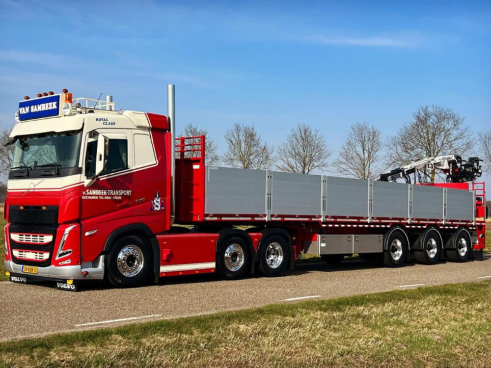 WSI WSI Volvo FH5 sleeper cab  6x2 met 3-assige steen oplegger SAMBEEK