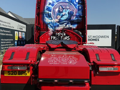 Tekno Tekno Volvo FH04 Globetrotter XL 6x2 BARRY PROCTOR  "FOO FIGHTERS"