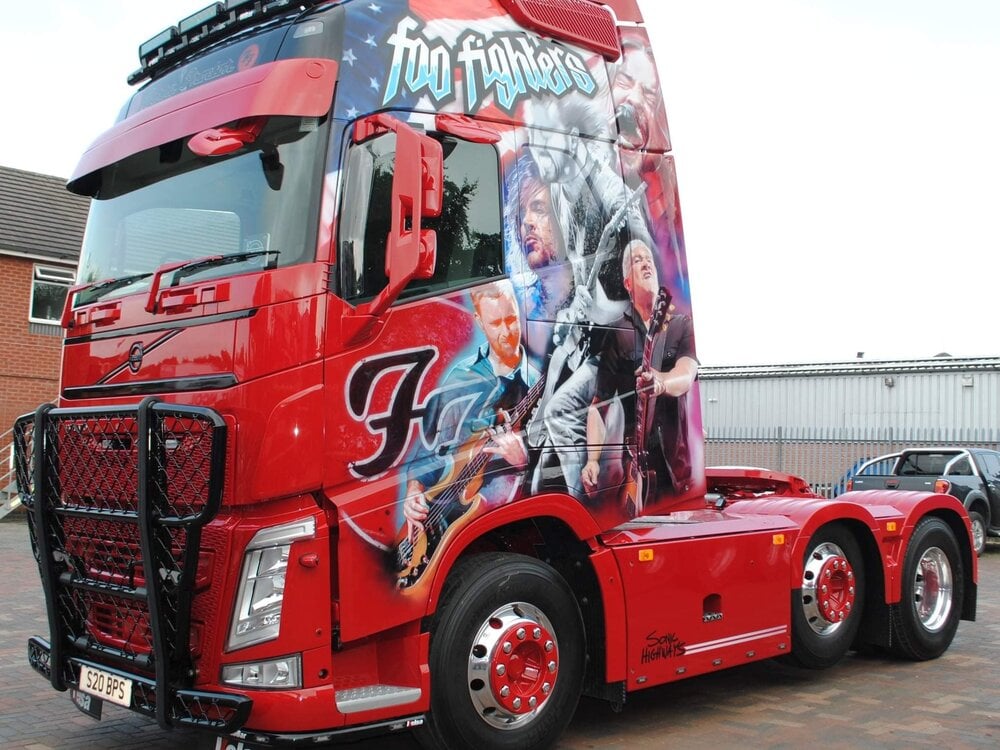 Tekno Tekno Volvo FH04 Globetrotter XL 6x2 BARRY PROCTOR  "FOO FIGHTERS"