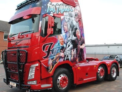 Tekno Tekno Volvo FH04 Globetrotter XL 6x2 BARRY PROCTOR  "FOO FIGHTERS"