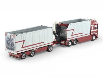 Tekno Tekno Volvo FH04 Globetrotter met open bakken en laadkraan G & J VAN LEEUWEN