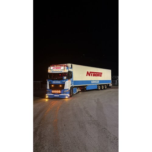 Tekno Tekno Scania NGR Normal met 3-assige oplegger NYBORG