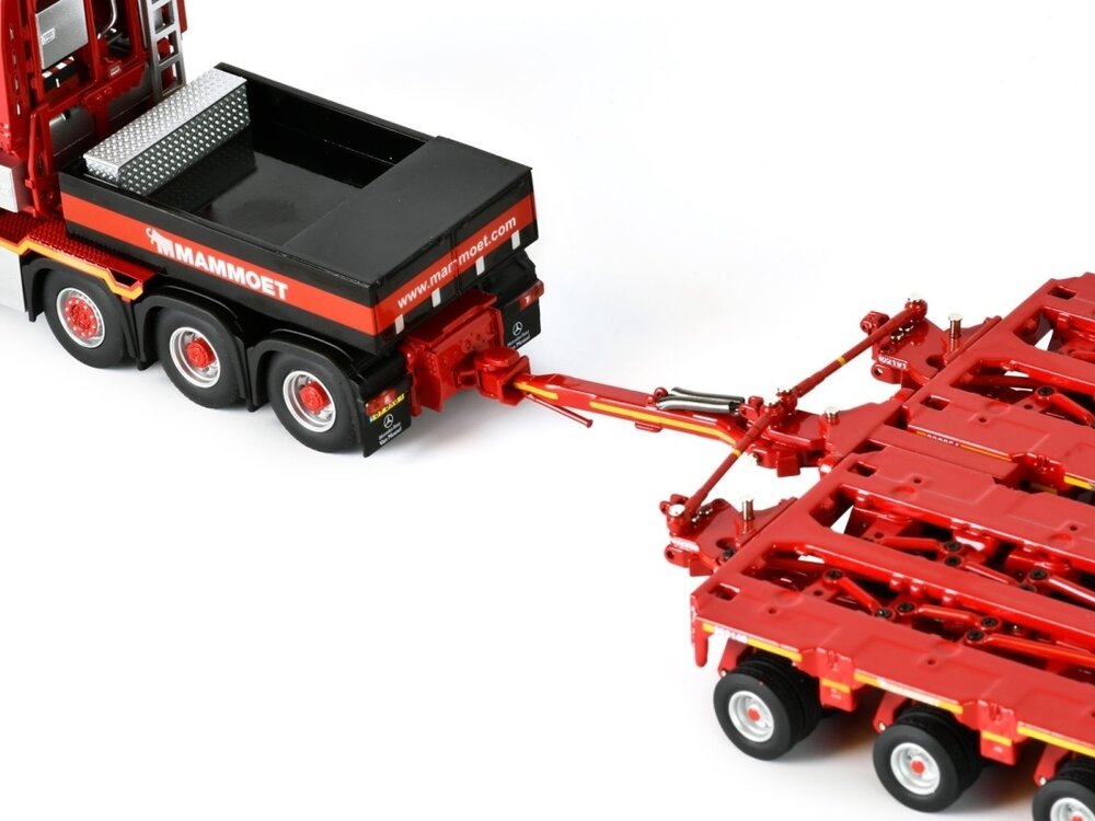 Mammoet store IMC Mercedes Arocs with 72 axle Lines K25 + turntables MAMMOET