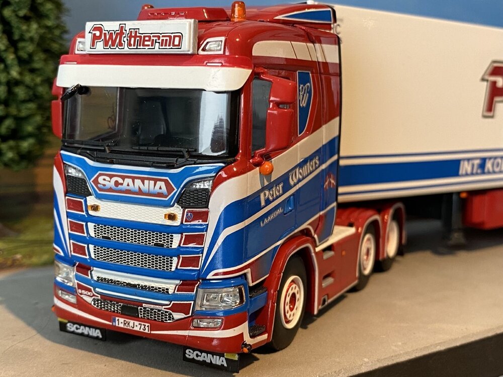 WSI WSI Scania S 6x2 met 3-as koeloplegger PWT