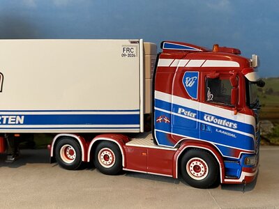 WSI WSI Scania S 6x2 with 3-axle reefer trailer PWT