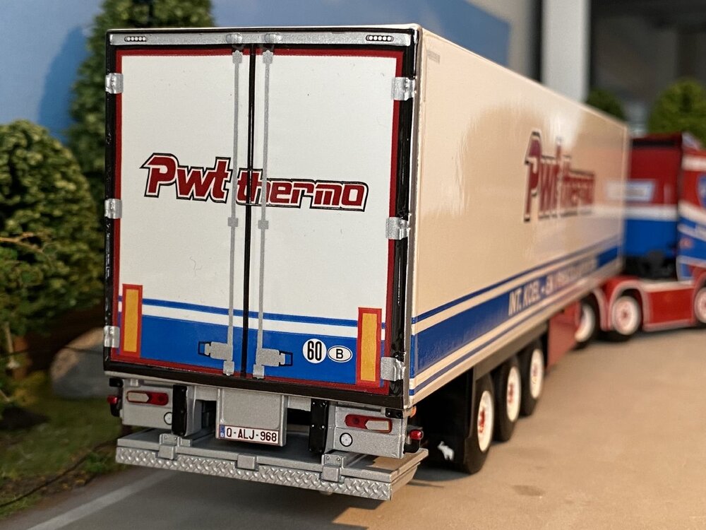 WSI WSI Scania S 6x2 met 3-as koeloplegger PWT