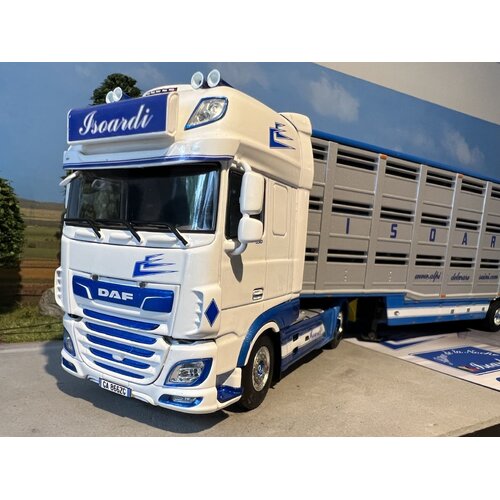 WSI WSI DAF XF Super Space Cab 4x2 with live stock trailer ISOARDI