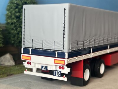 WSI WSI DAF 2600 4x2 with classic curtainside trailer MAASTRANS