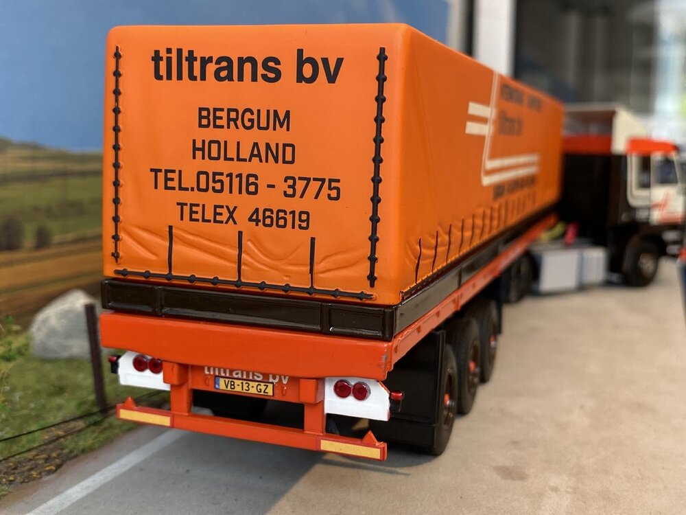 WSI WSI Scania 3-serie met schuif zeilenoplegger TILTRANS
