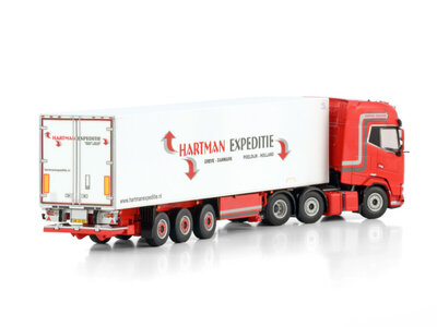 WSI WSI DAF XG 6x2 twinsteer with 3-axle reefer trailer HARTMAN EXPEDITIE