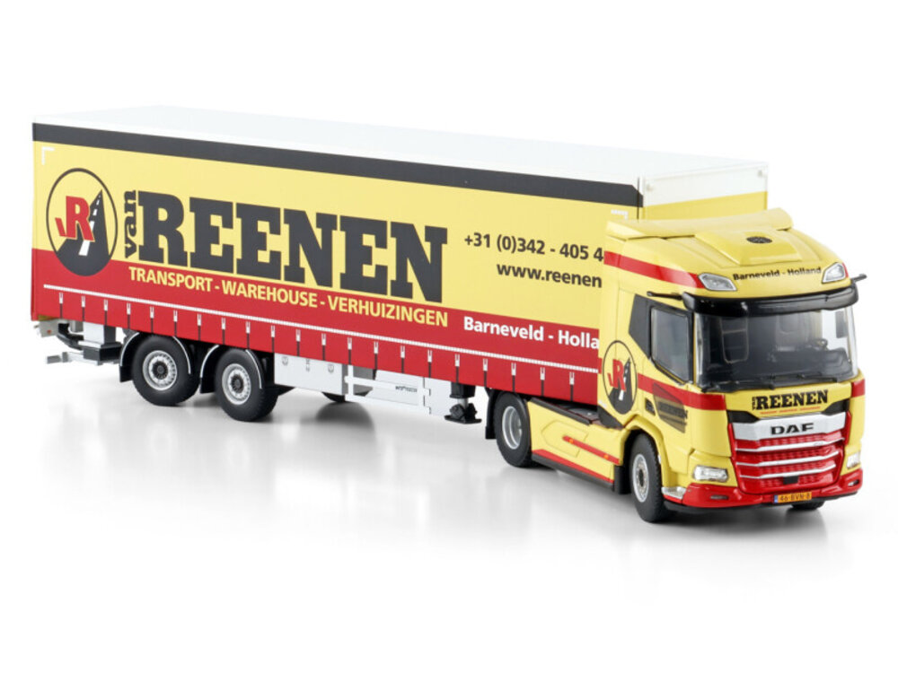 WSI WSI DAF XD SH with sky lights and side window  4x2 with 2-axle box trailer VAN REENEN