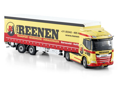 WSI WSI DAF XD SH with sky lights and side window  4x2 with 2-axle box trailer VAN REENEN