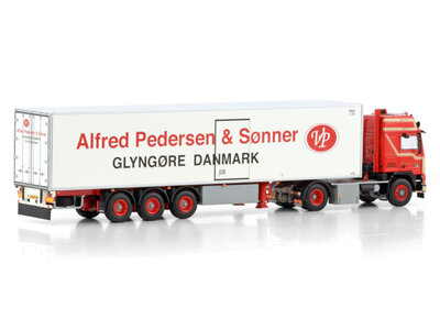 WSI WSI Volvo F12 Globetrotter 4x2 with 3-axle reefer trailer ALFRED PEDERSEN