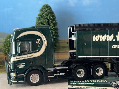 WSI WSI Scania R Highline 6x2 + 3-as volume tipper HENDRIK VAN LOENEN