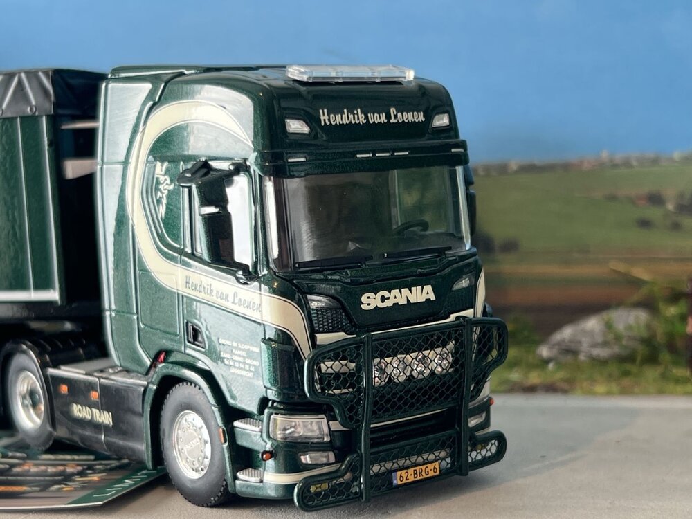 WSI WSI Scania R Highline 6x2 + 3-axle volume tipper trailer HENDRIK VAN LOENEN