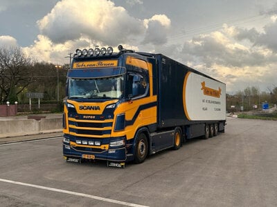WSI WSI Scania S Highline with 3-axle reefer trailer GEBR. VAN ITERSON